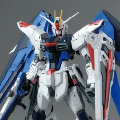 Bandai MG 1/100 Freedom Gundam (Ver 2.0)