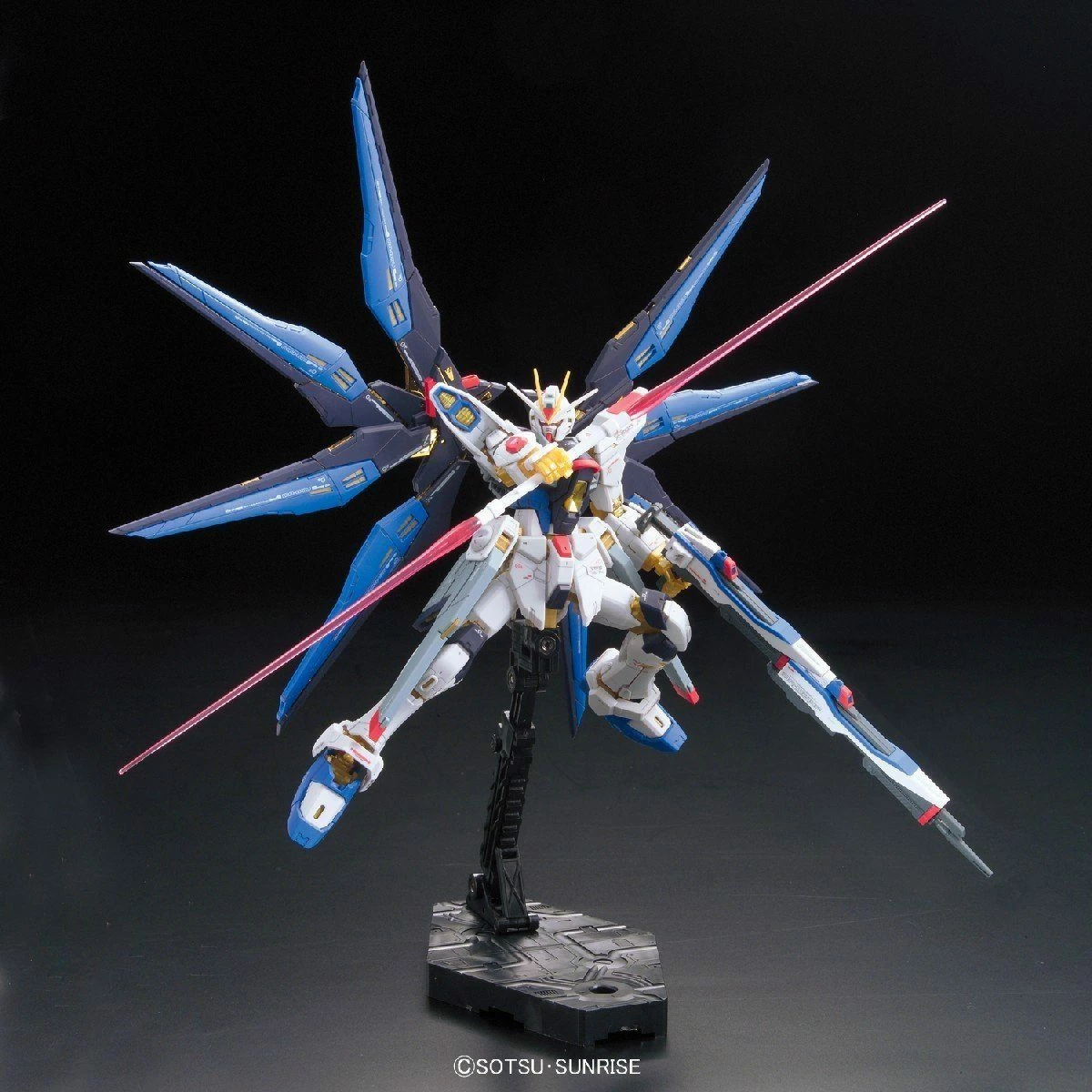 Bandai RG 1/144 #14 Strike Freedom Gundam 11 Bandai RG 1/144 #14 Strike Freedom Gundam - Image 9