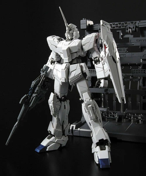 Bandai Hobby RX-0 Unicorn Gundam HD Color With MS Cage Master Grade OVA Scale 1/100 5 Bandai Hobby RX-0 Unicorn Gundam HD Color With MS Cage Master Grade OVA Scale 1/100 - Image 3