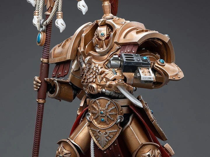 Warhammer 40K Adeptus Custodes Vexilus Praetor In Allarus Terminator Armor Phelam Tolguror 1/18 Scale Figure 3 Warhammer 40K Adeptus Custodes Vexilus Praetor In Allarus Terminator Armor Phelam Tolguror 1/18 Scale Figure