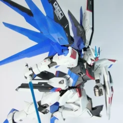 BANDAI Gundam ZGMF-X10A Freedom Gundam MG 1/100 Scale 9 BANDAI Gundam ZGMF-X10A Freedom Gundam MG 1/100 Scale -Bandai Shop dsc031