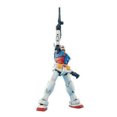 Bandai MG 1/100 Gundam RX-78-2 (Ver 2.0) 10 Bandai MG 1/100 Gundam RX-78-2 (Ver 2.0) - Image 8